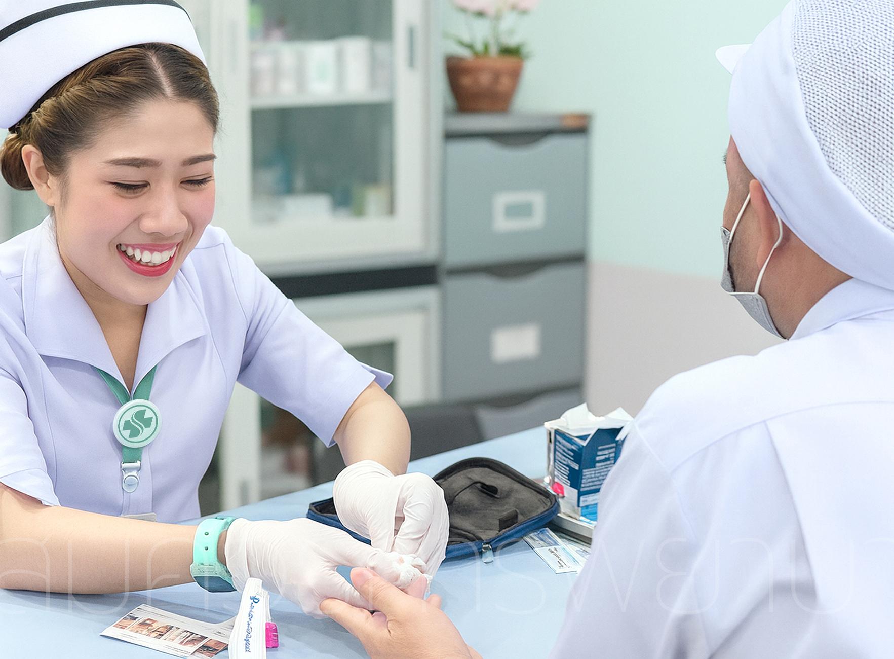 แพทย์และพยาบาลวิชาชีพ